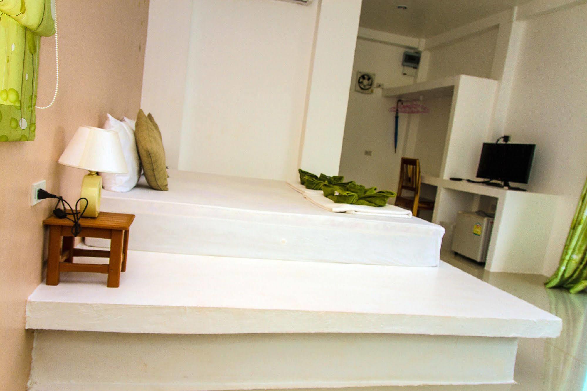 Hotel Keereelay Ko Lanta Esterno foto